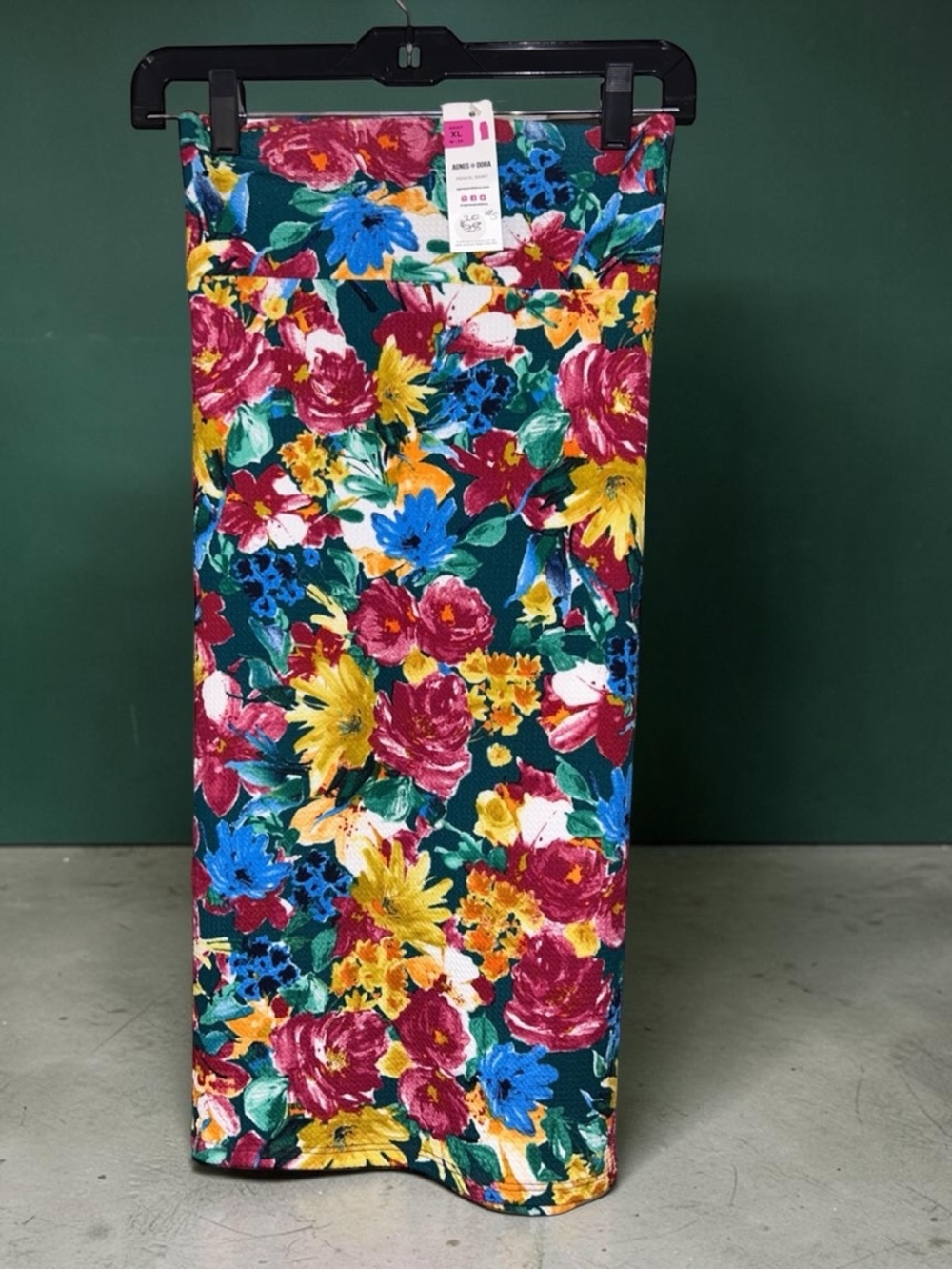 XL/1X Floral Pencil